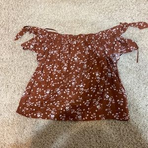 Off the shoulder top with tied bows on the shoulders